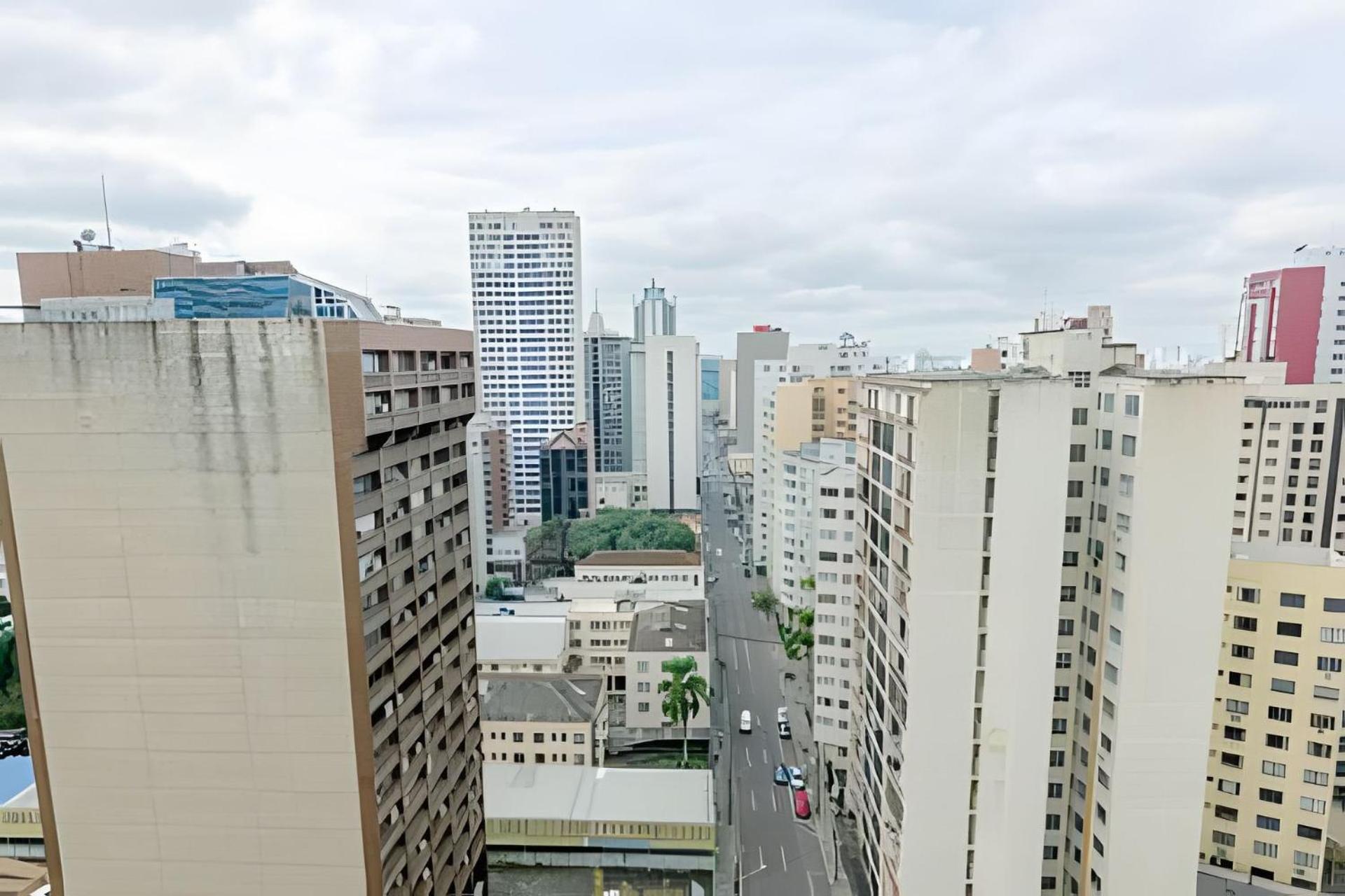 Easy Emiliano - Urooms Apartamento Curitiba
